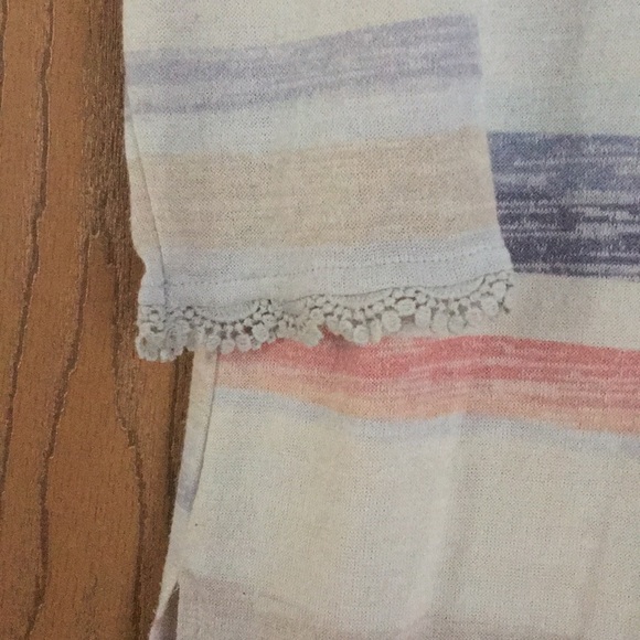 LC Lauren Conrad Lace trimmed too - Picture 4 of 7